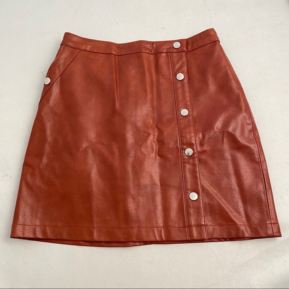 Urban Outfitters cognac faux leather snap skirt S - Picture 4 of 10